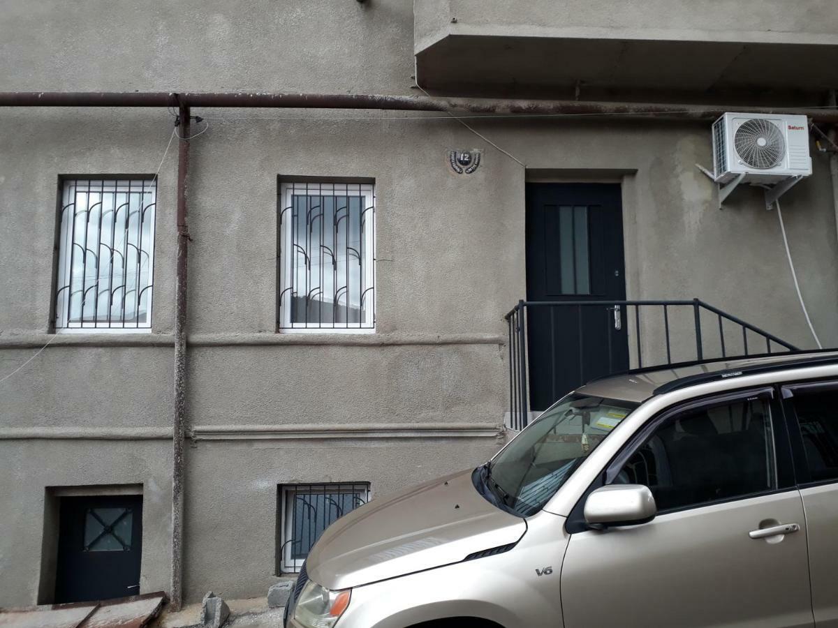 2 Bedroom Apartment In Chugureti Tbilisi Exterior foto